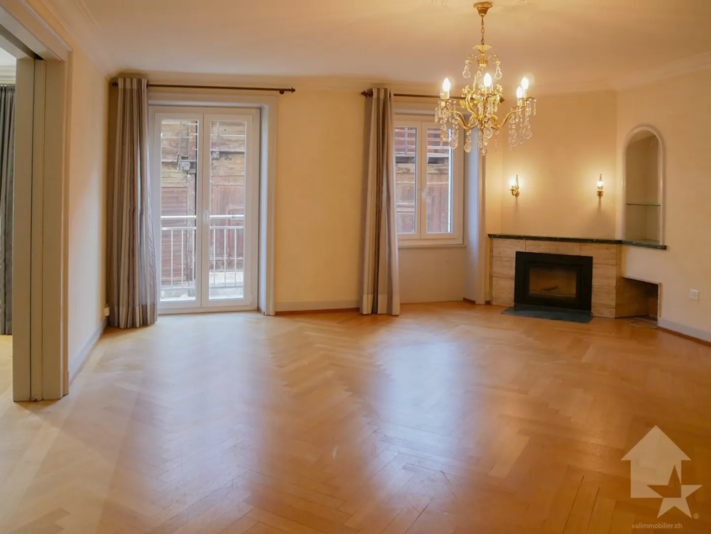 Appartement spacieux avec potentiel - Photo 1 sur 16