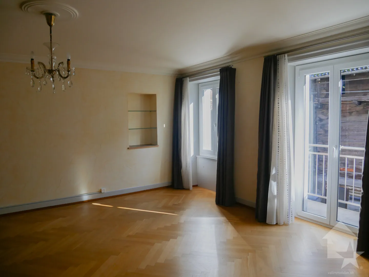 Appartement spacieux avec potentiel - Photo 2 sur 16