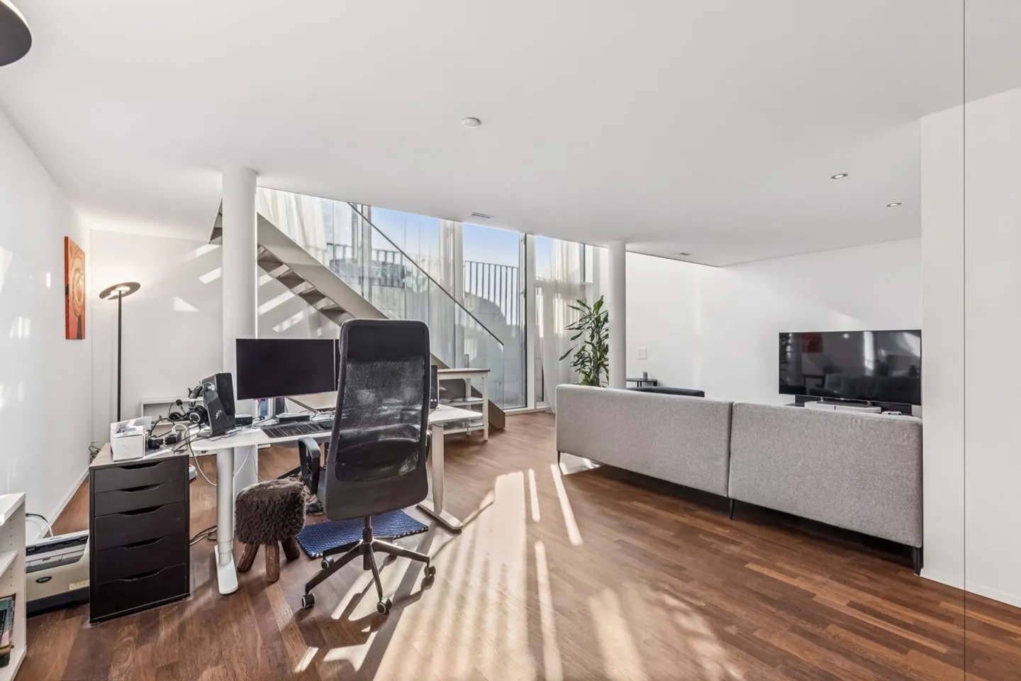 Appartement en duplex avec un grand atelier de vie - Photo 2 sur 3