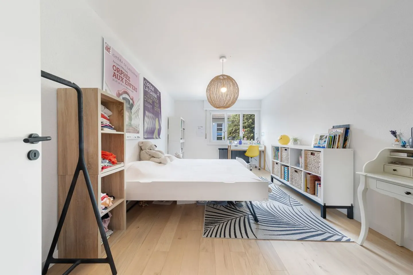 Appartement avec 5,5 pièces entièrement rénové dans un quartier calme - Photo 3 sur 4