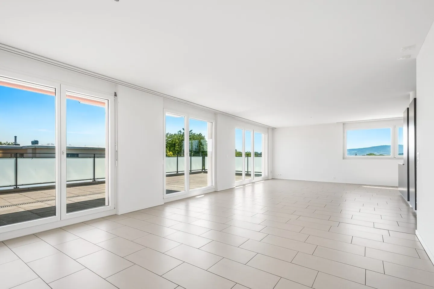 Traumhafte Attika-Wohnung mit Terrasse - Foto 4 von 13