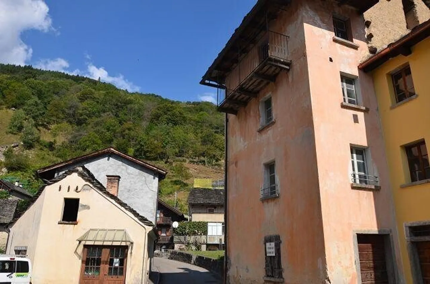 Charming Chalet in Ponto Valentino - Photo 3 of 13