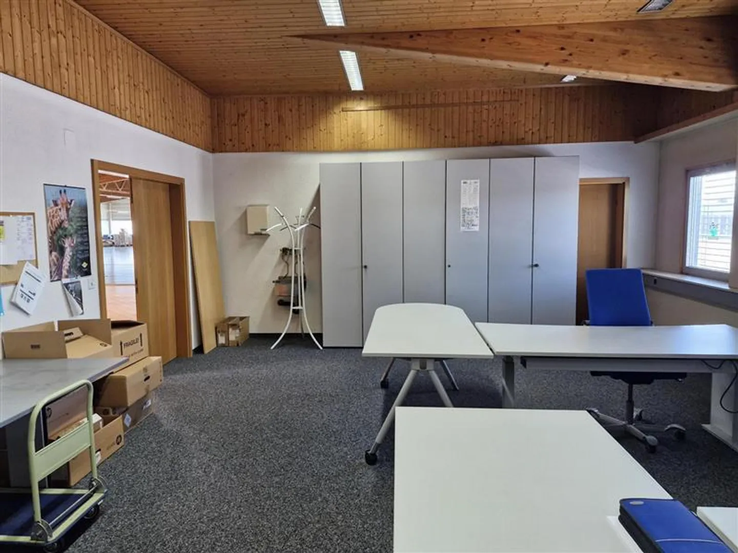 Espace de bureau, espace commercial, salle de loisirs, stockage - Photo 4 sur 7