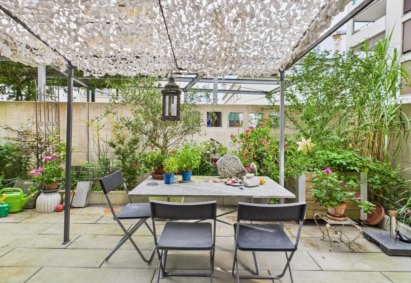 Appartement moderne avec des espaces extérieurs attrayants dans un emplacement résidentiel central - Photo 8 sur 12