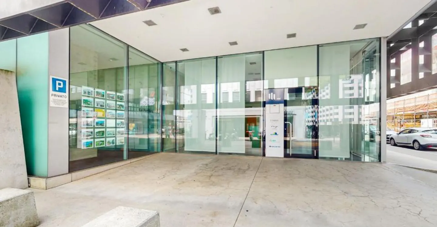 Give light to your business, commercial space with large windows - Photo 1 of 8