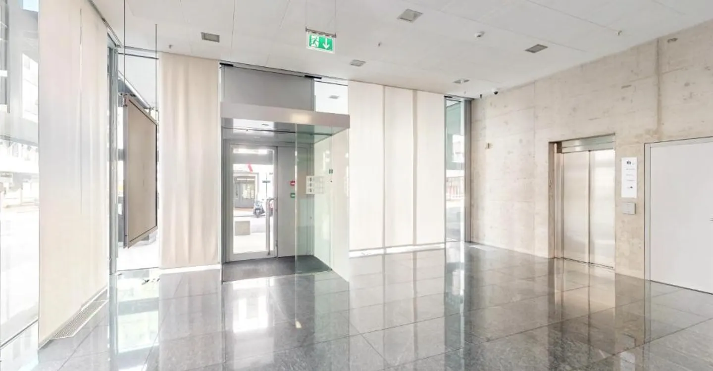 Give light to your business, commercial space with large windows - Photo 2 of 8