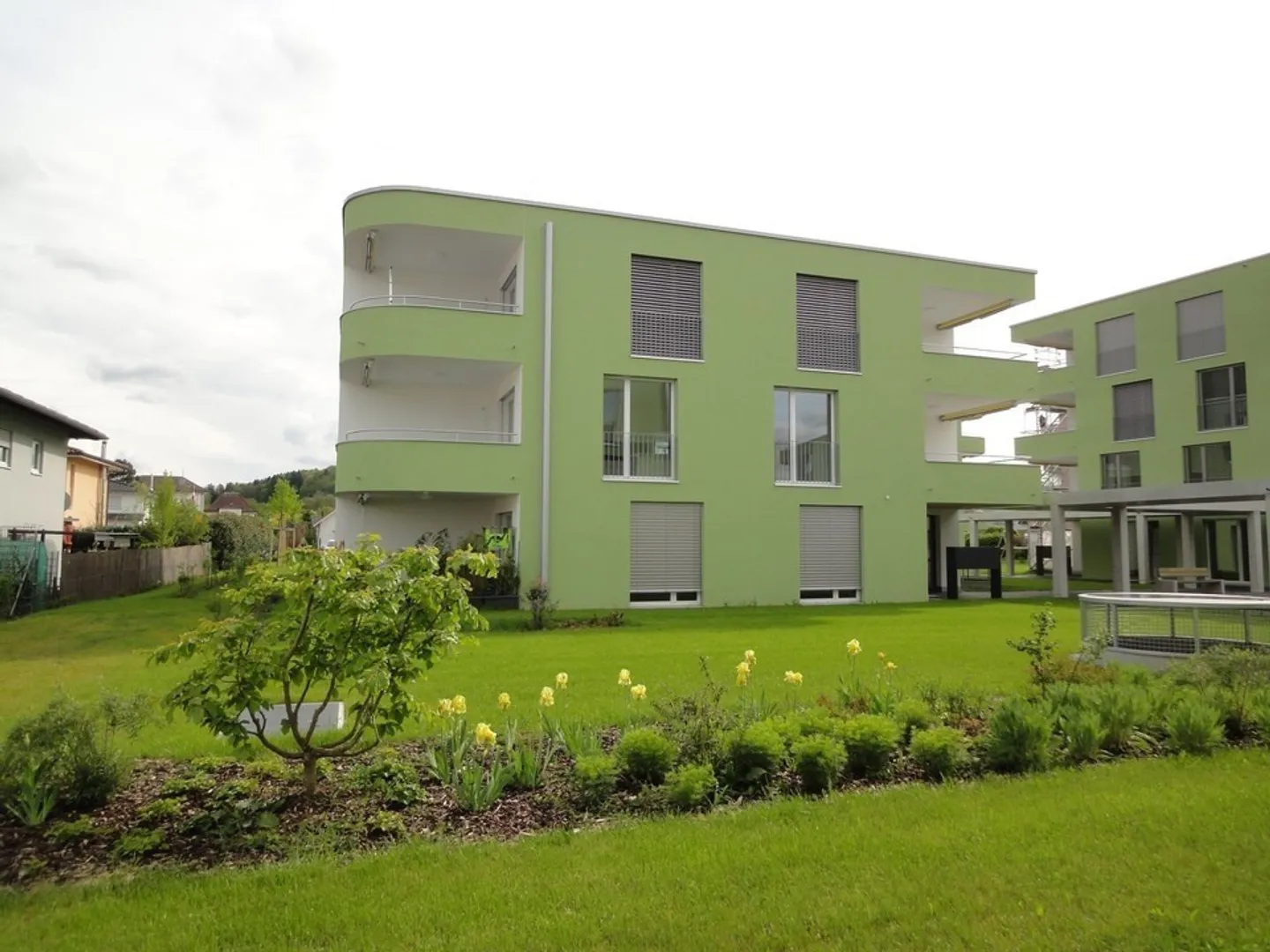 Votre nouveau chez-vous, moderne dans le vert ! - Photo 1 sur 9
