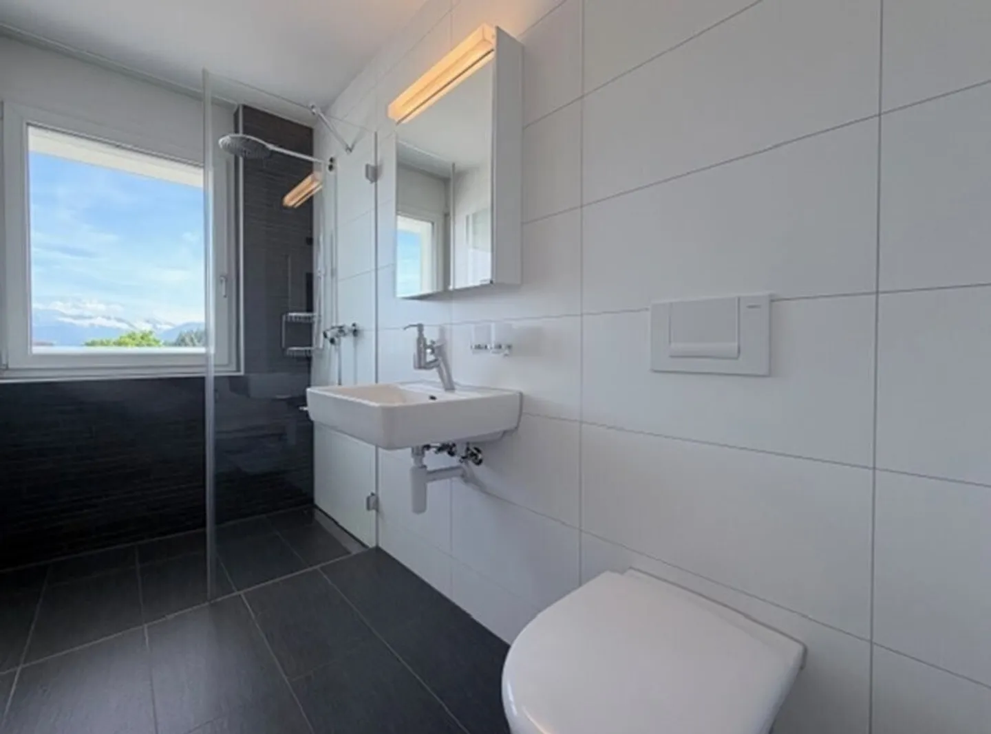 Stylische Attikawohnung mit Terrasse - Foto 4 von 12