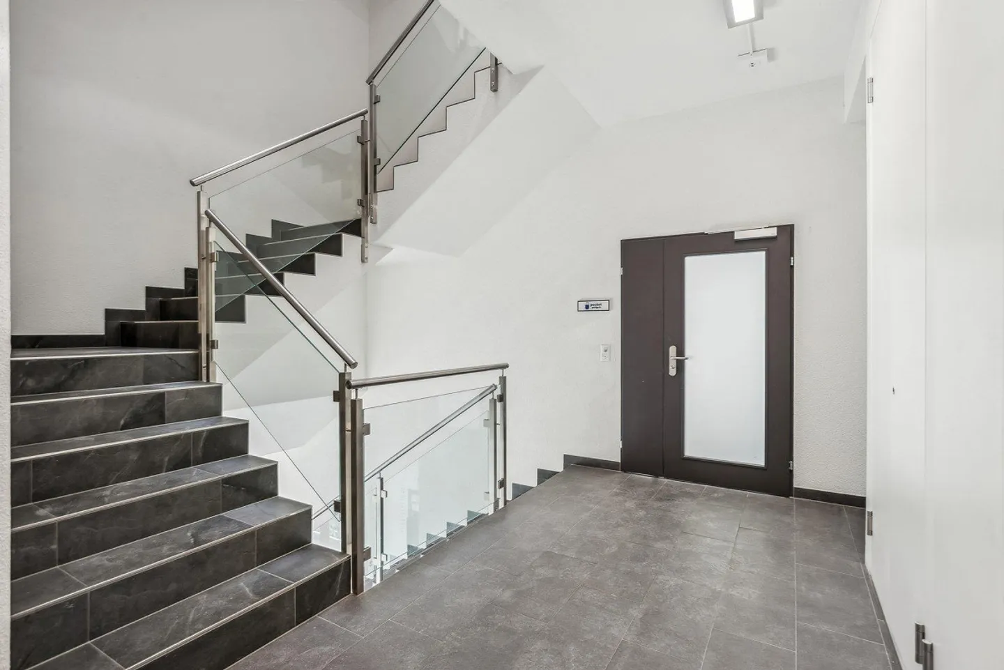 Espace commercial dans un emplacement central - Photo 6 sur 7