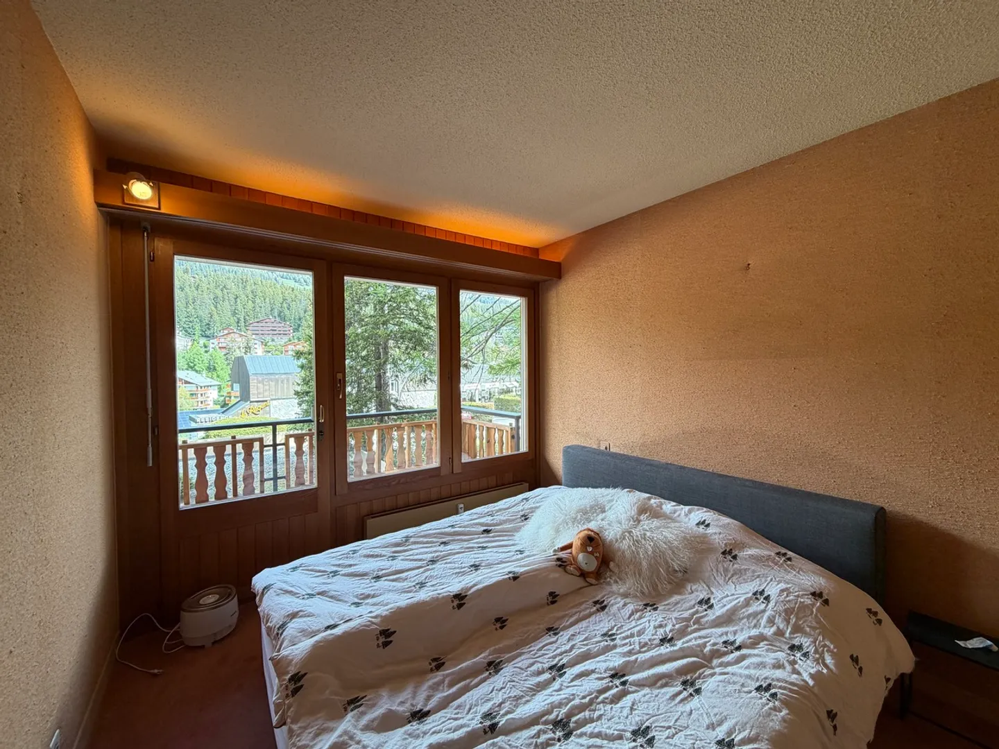 Außergewöhnliche Lage für diese 4.5-Zimmer-Wohnung am Golfplatz - Foto 9 von 17
