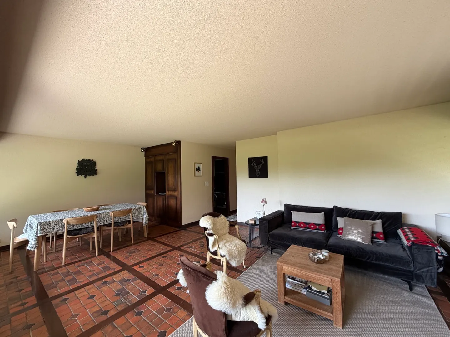 Außergewöhnliche Lage für diese 4.5-Zimmer-Wohnung am Golfplatz - Foto 13 von 17