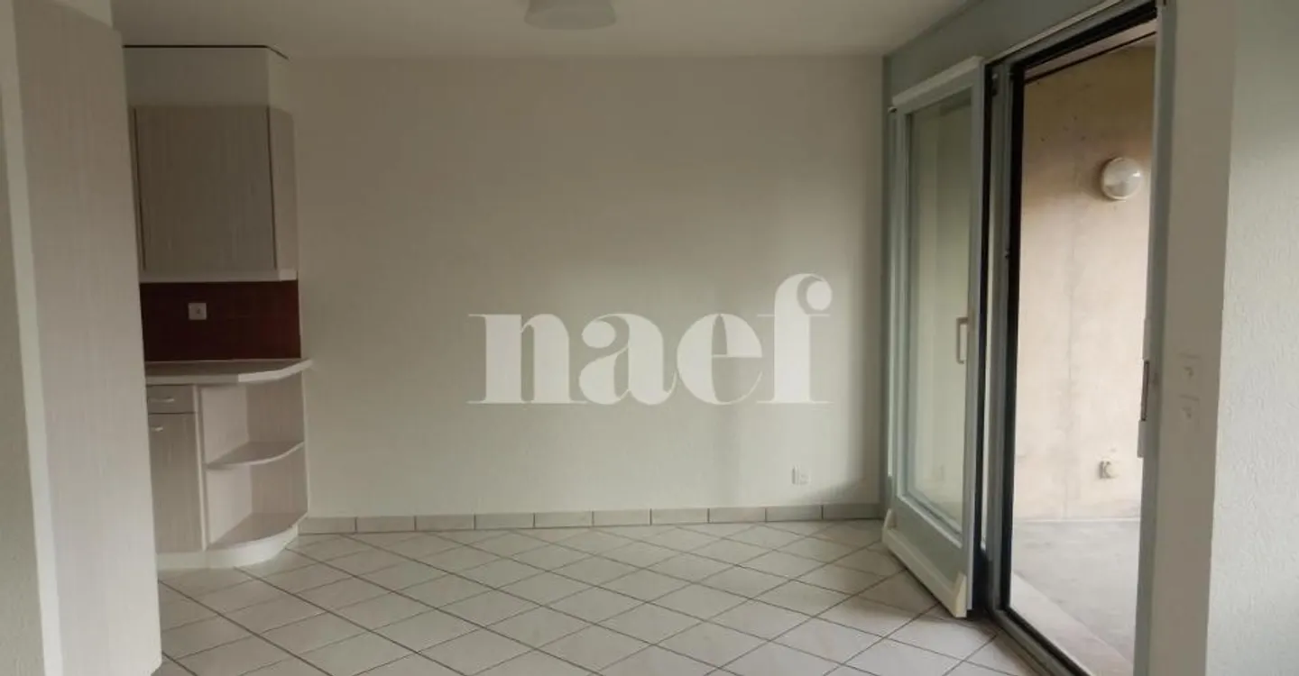 Appartamento di 4.5 locali al 1° piano con balcone - Foto 4 di 9