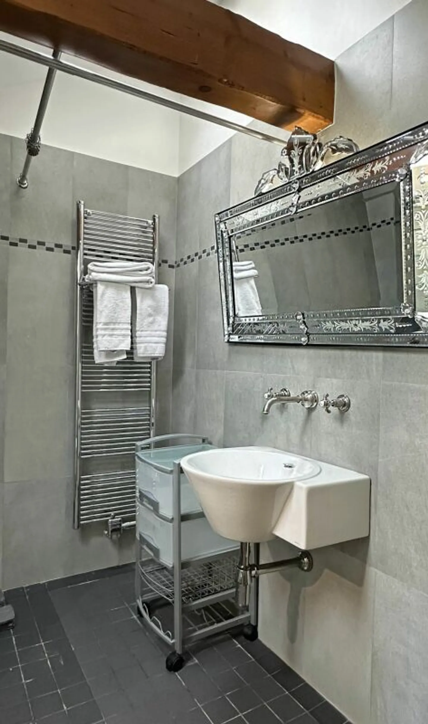 Incantevole appartamento arredato su una proprietà privata - Foto 22 di 40