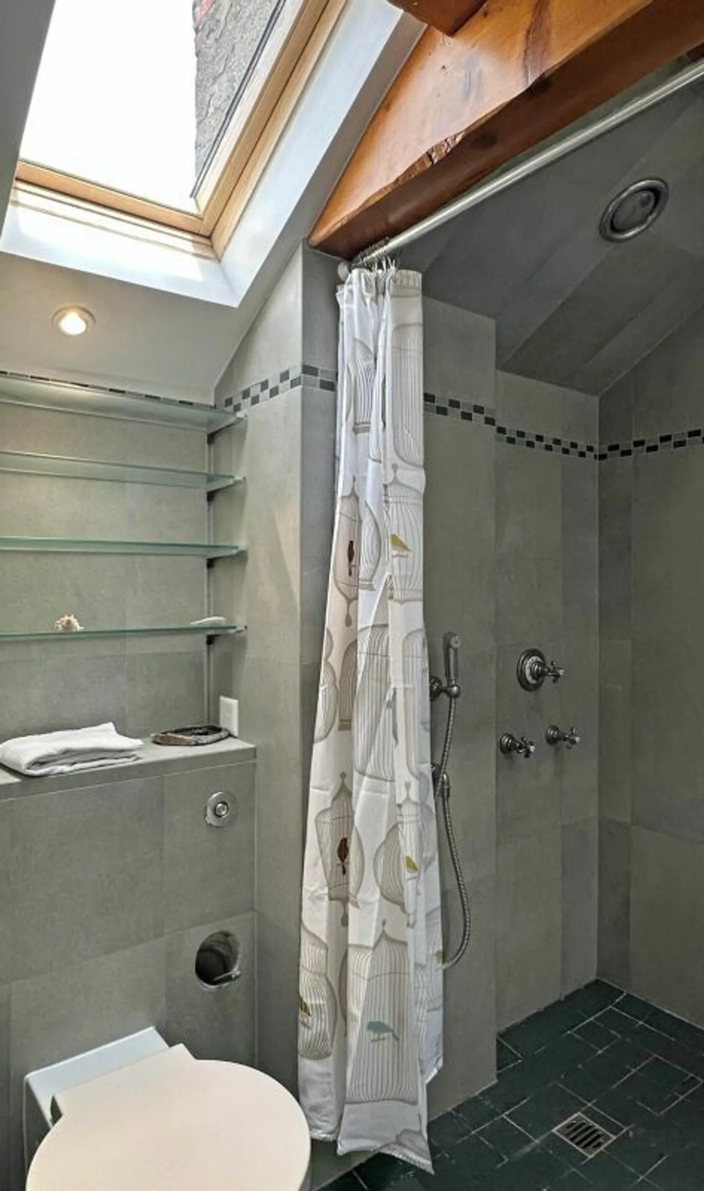 Incantevole appartamento arredato su una proprietà privata - Foto 23 di 40