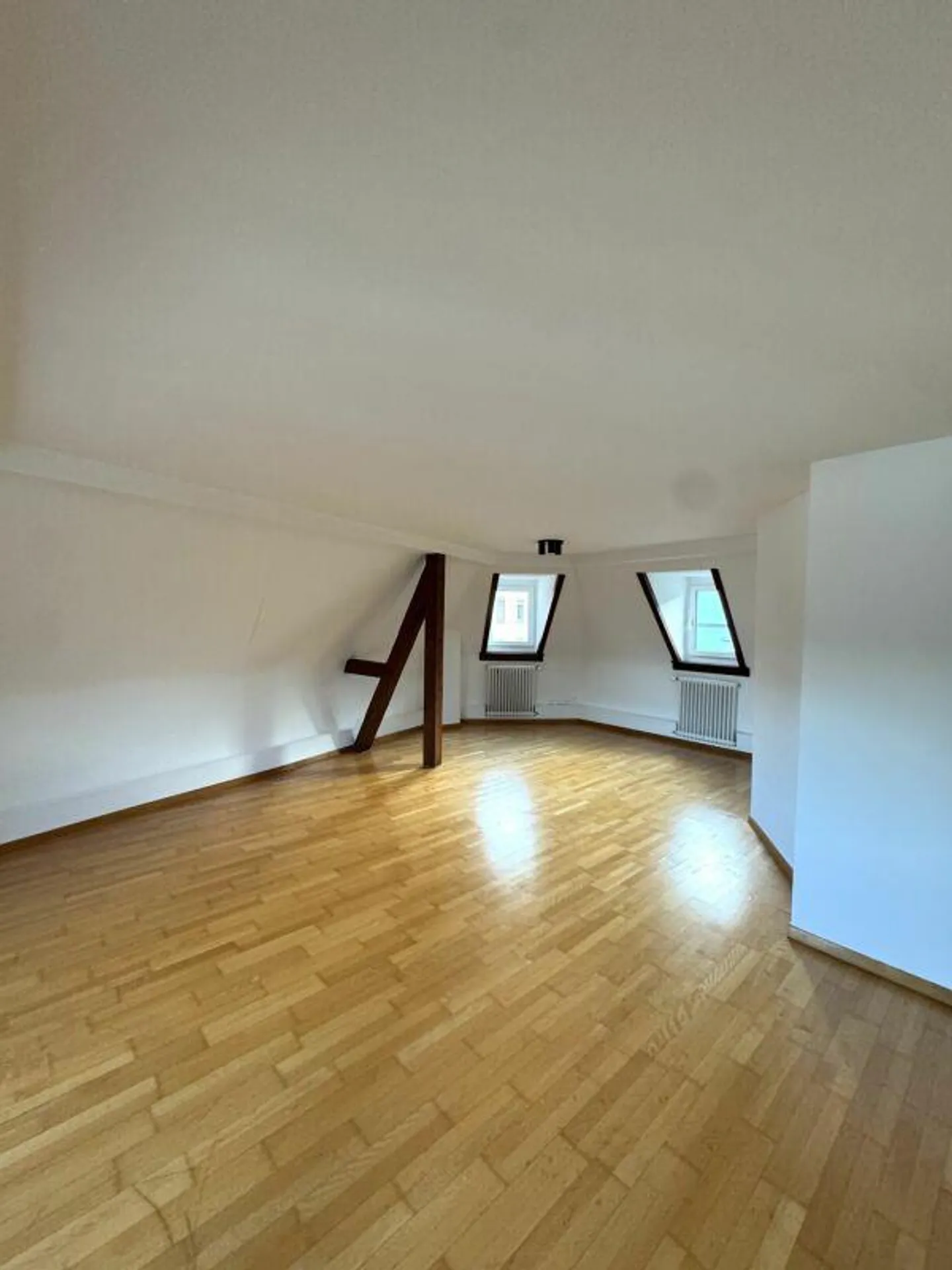 Beautiful 3.5 Room Apartment - Photo 1 of 10