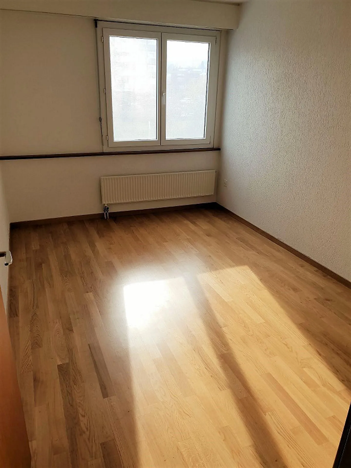 Helle Wohnung mit Jura-Blick - Foto 3 von 8