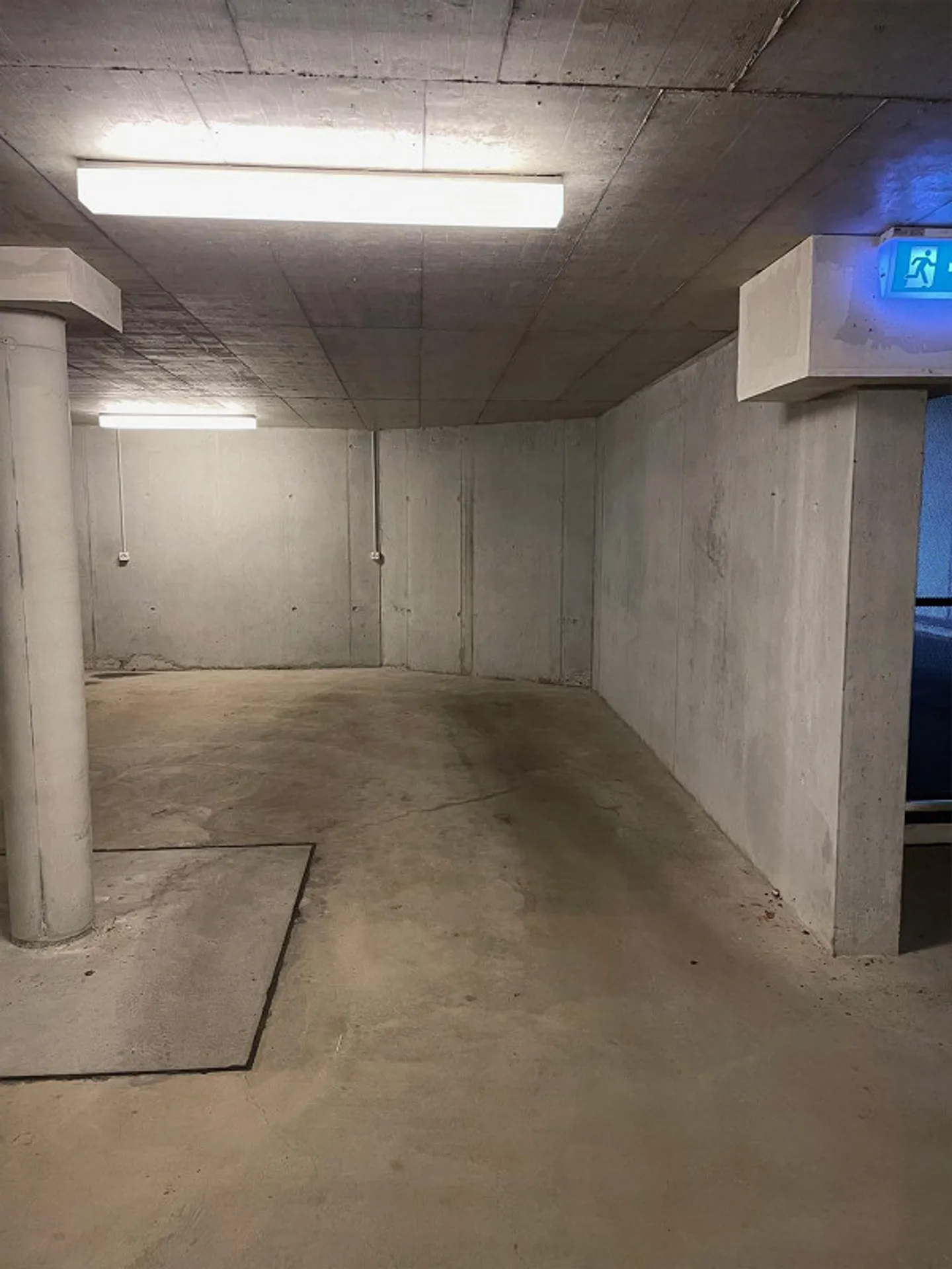 2 parking spaces - Photo 3 of 4