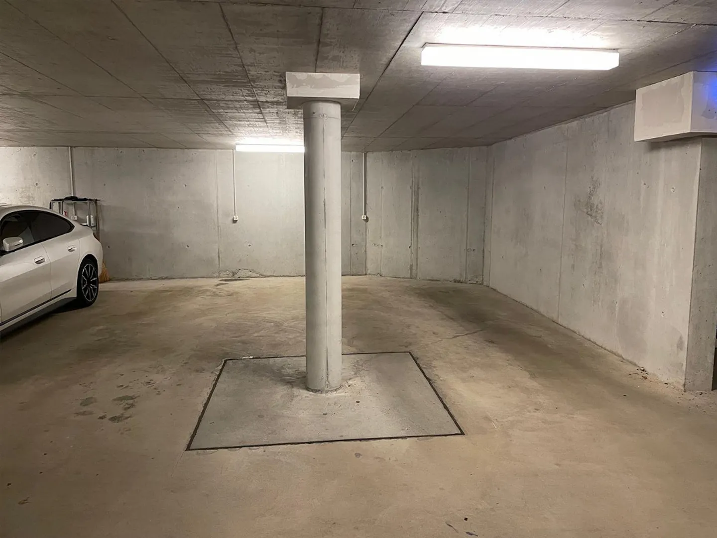 2 parking spaces - Photo 4 of 4