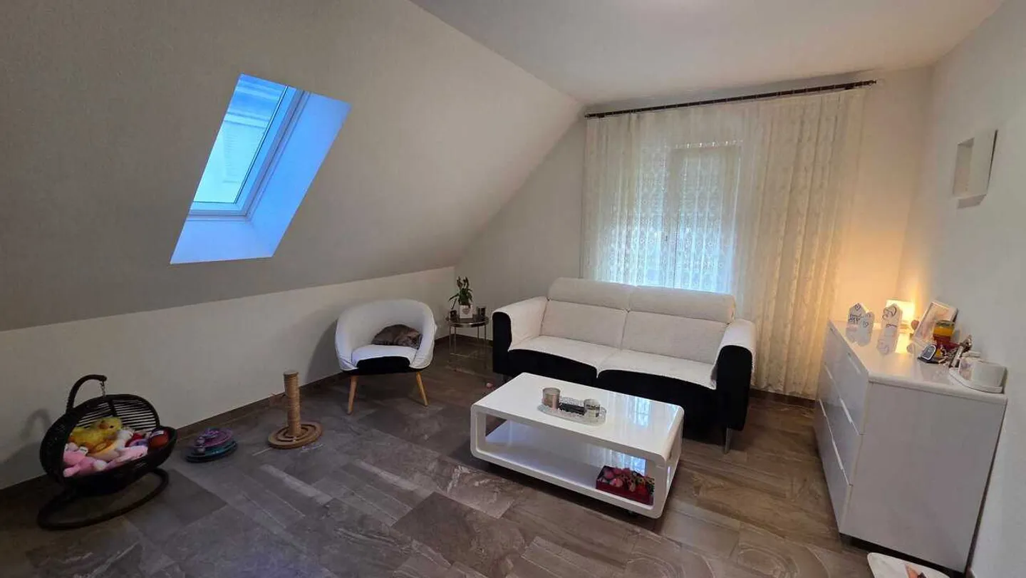 Renovated 4-Family House with 5.4% Yield - Photo 6 of 9