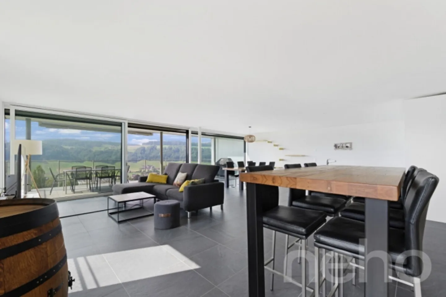 Exclusive penthouse apartment with unobstructed views - Photo 3 of 12