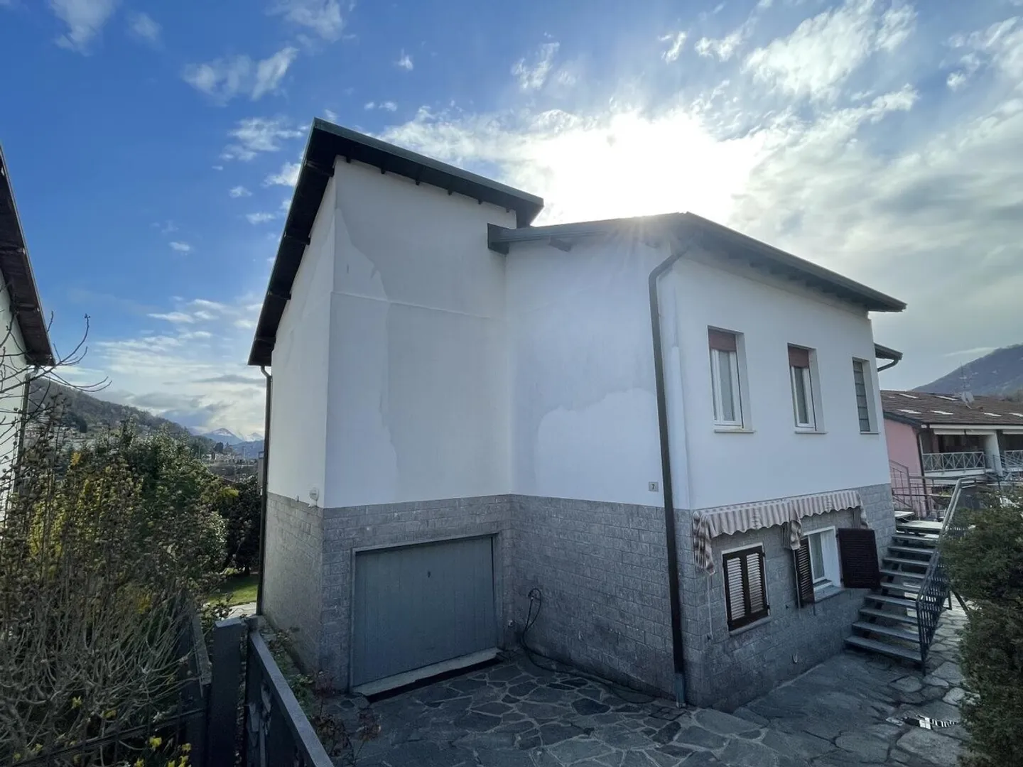 Casa familiare indipendente con viste panoramiche e giardino - Foto 3 di 13