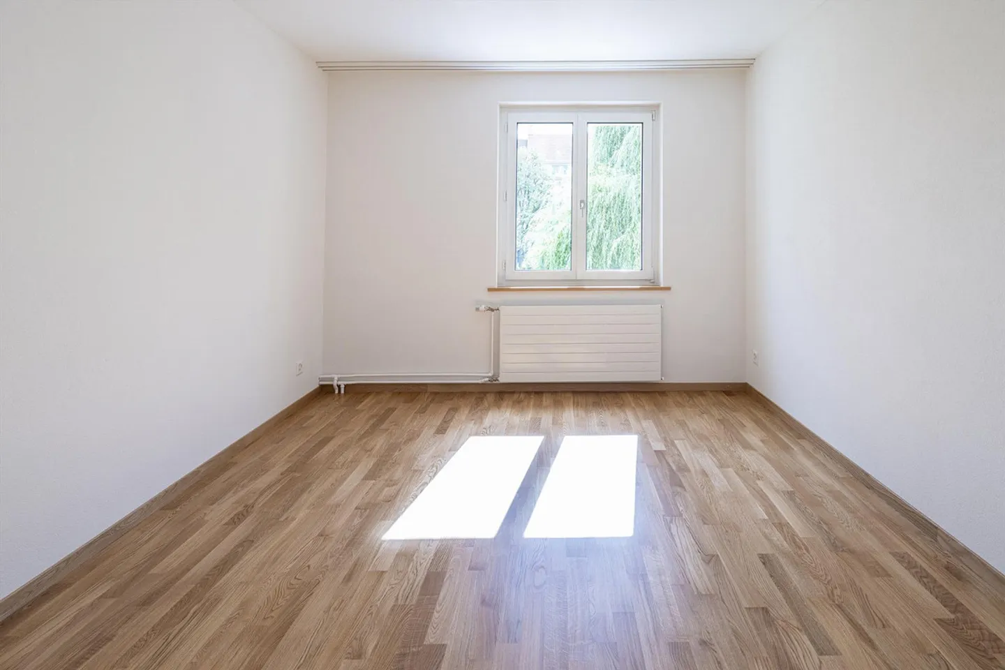 Bright 3-room apartment with glazed balcony - Photo 4 of 7