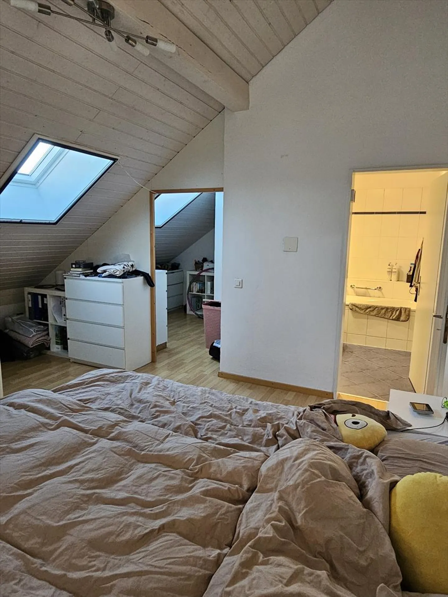 Schöne und helle Dachwohnung - Foto 8 von 13