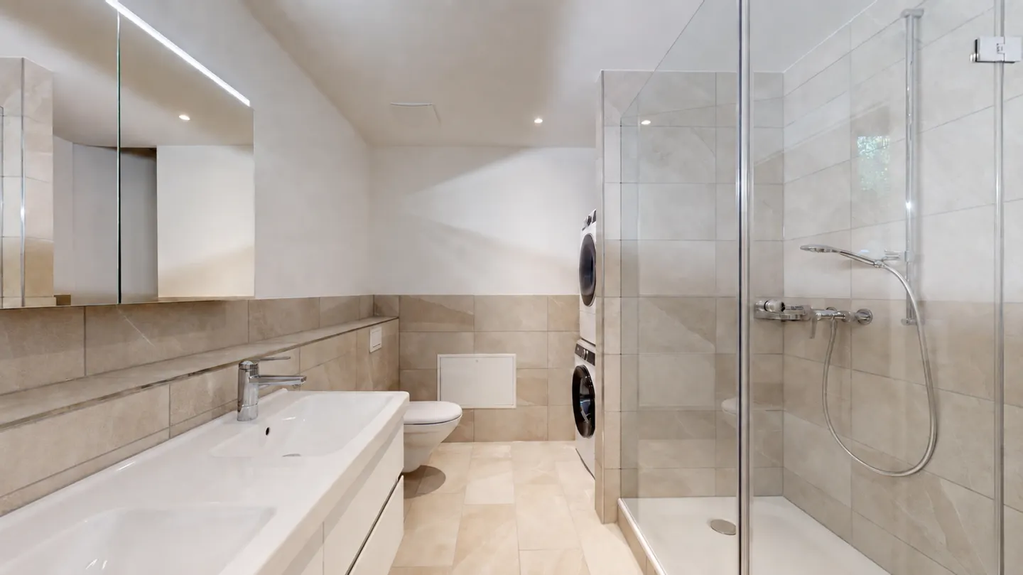 First occupancy after renovation - spacious 3.5-room apartment with open living concept - Photo 12 of 16