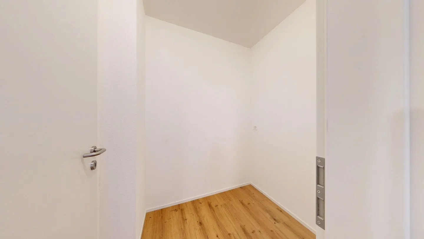 First occupancy after renovation - spacious 3.5-room apartment with open living concept - Photo 13 of 16