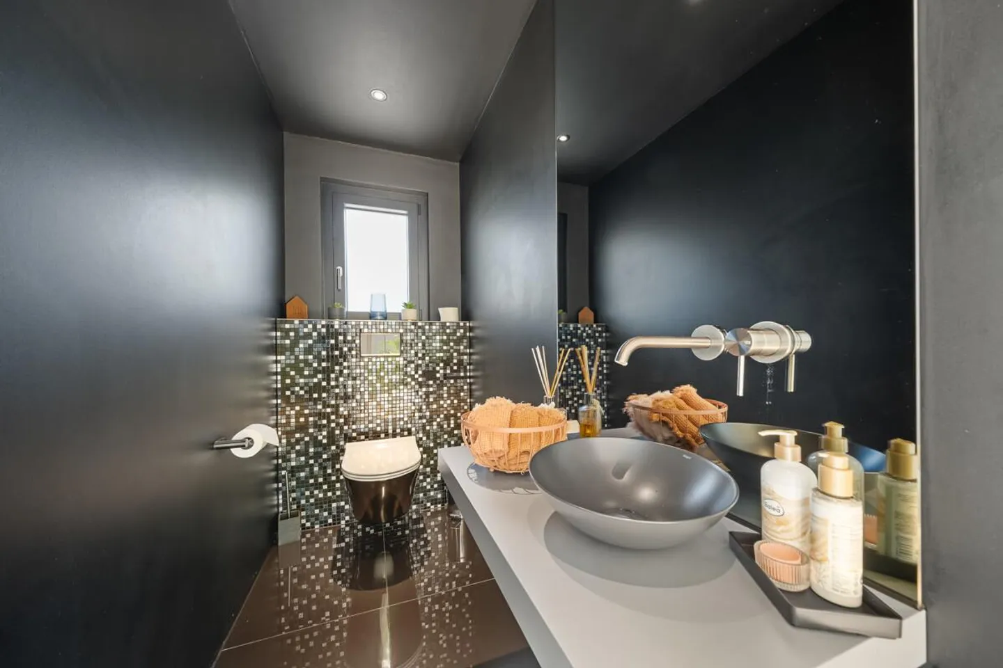 Miracolo di spazio con attrezzature premium - Foto 11 di 12