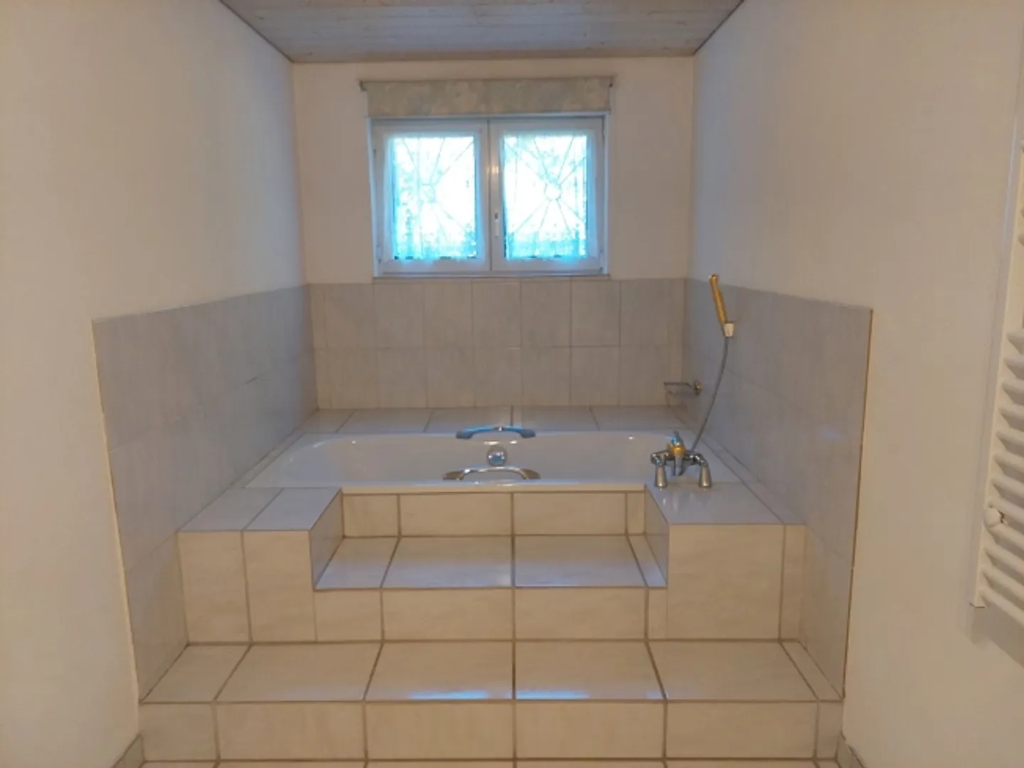 Spacious 6.5-room single-family house with sunny terrace and sauna/fitness - Photo 9 of 13