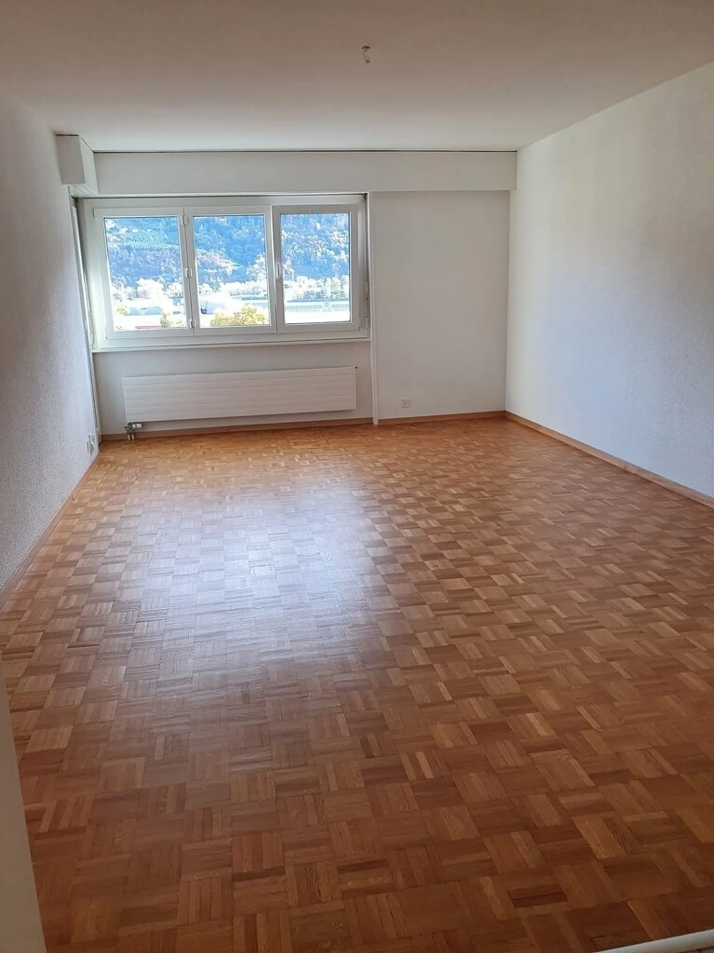 A saisir ! Lumineux appartement dans un quartier calme ! - Photo 2 of 8