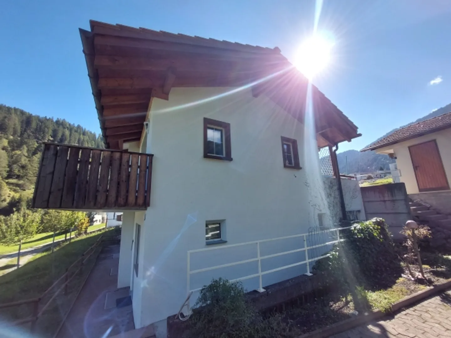 Spacious 6.5-room single-family house with sunny terrace and sauna/fitness - Photo 11 of 13