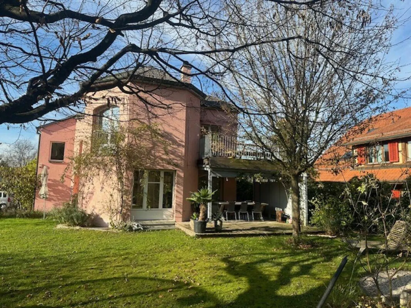 Casa d'architetto esclusiva: individualità e comfort familiare in perfezione - Foto 1 di 3