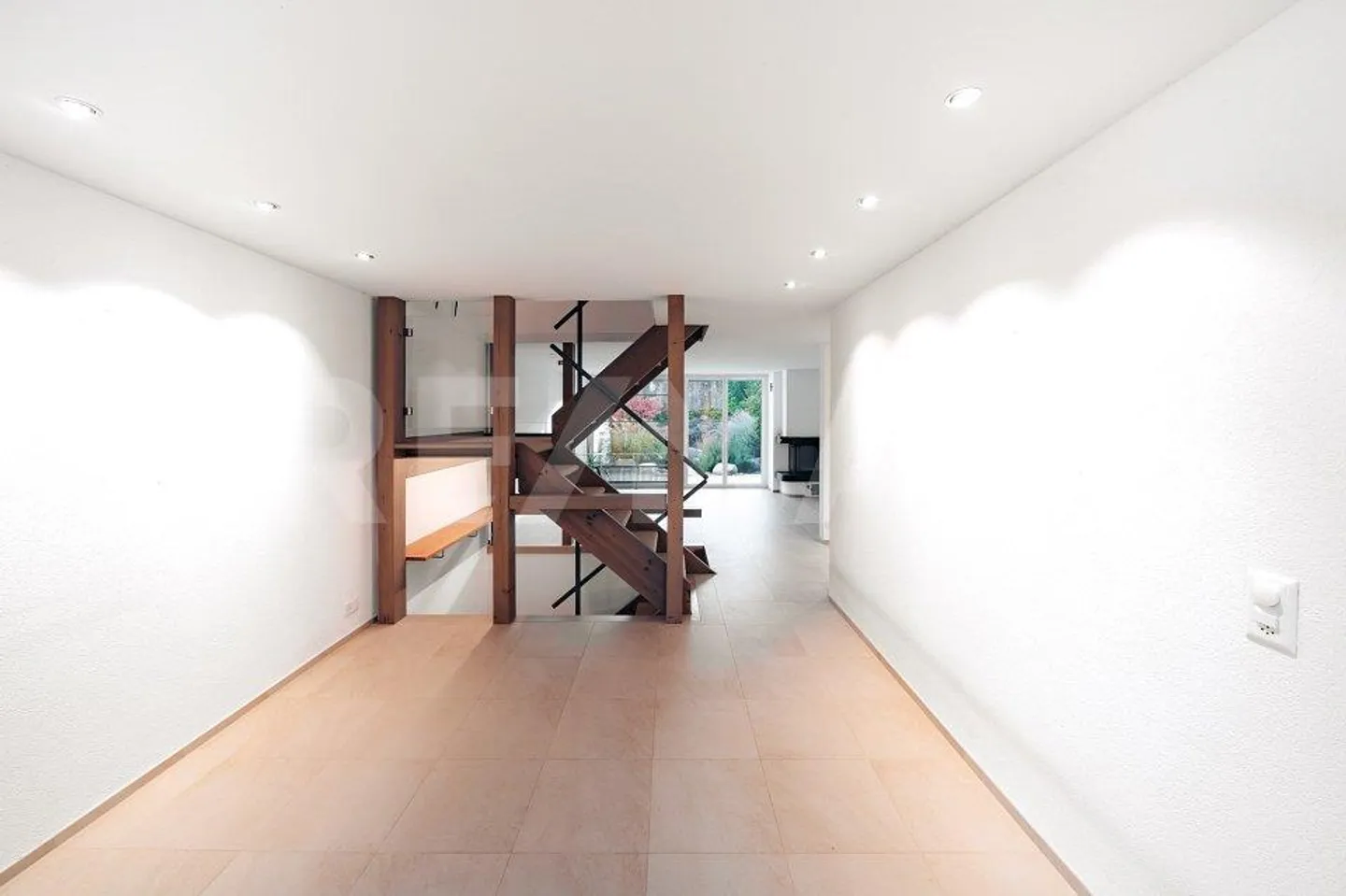 Charmantes 5.5-Zimmer-Doppeleinfamilienhaus an ruhiger Lage in Däll... - Foto 8 von 13