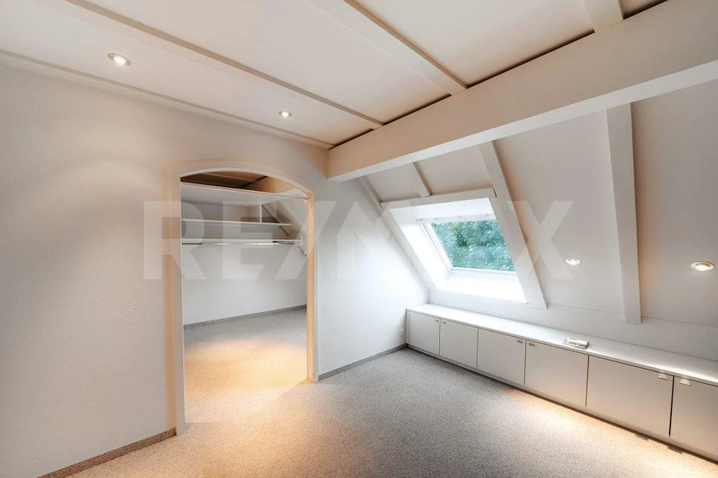 Charmantes 5.5-Zimmer-Doppeleinfamilienhaus an ruhiger Lage in Däll... - Foto 12 von 13
