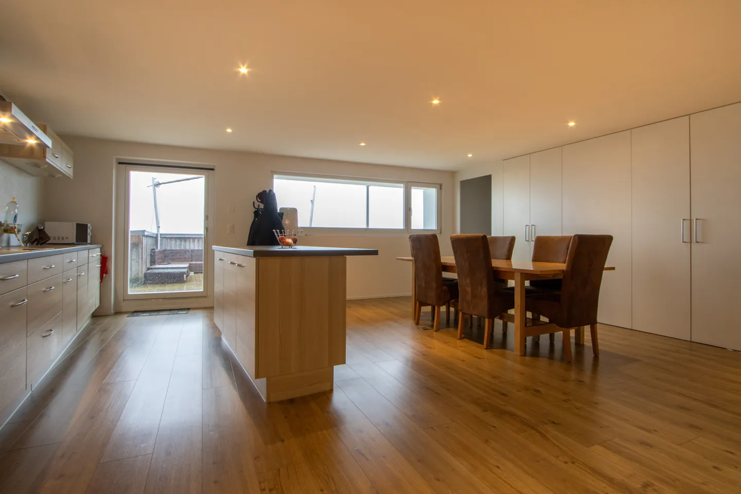 Living with lake view - Your dream home for the whole family - Photo 3 of 16