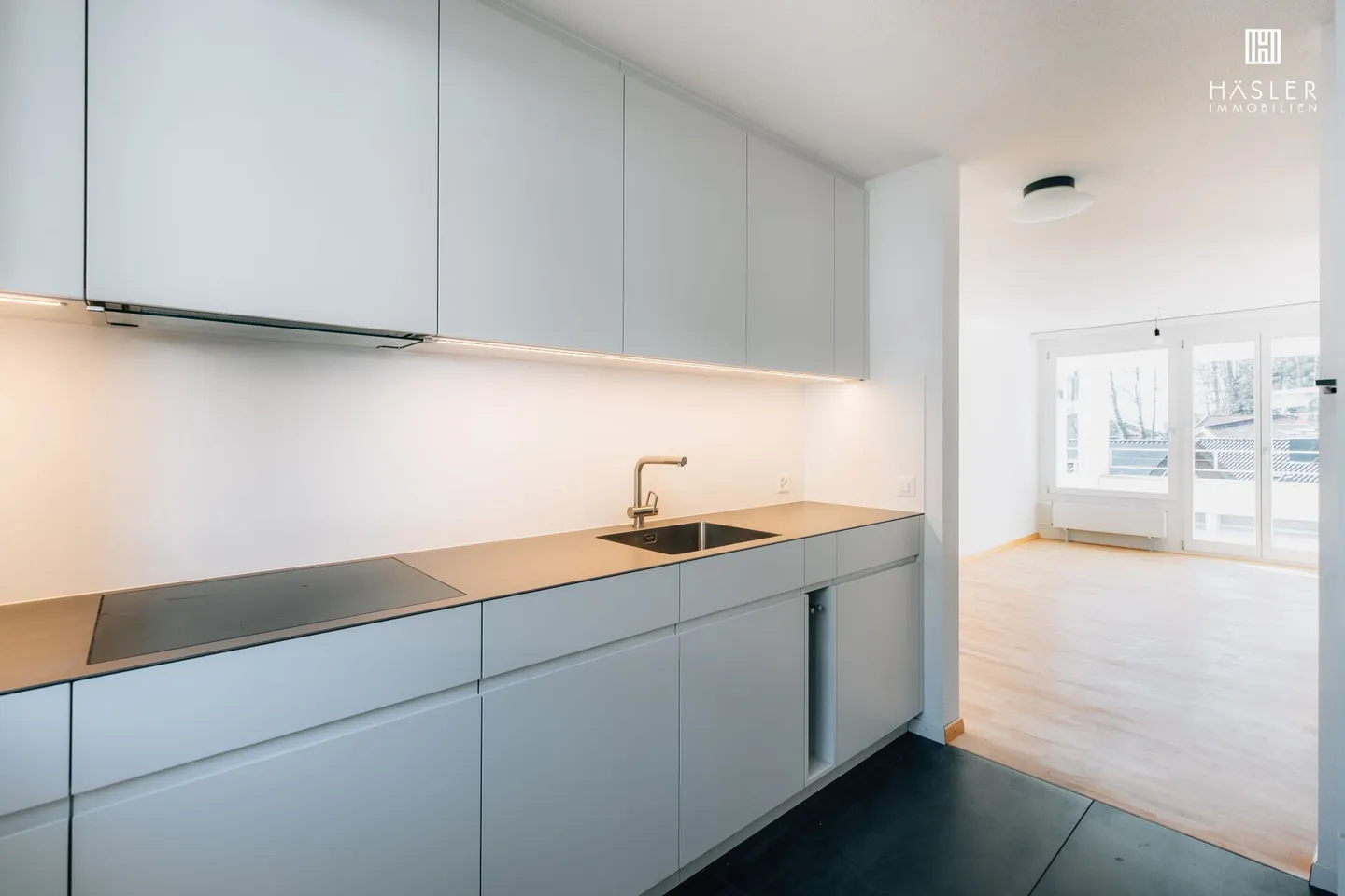 Moderne 4½-Zimmer-Maisonette-Wohnung am rechten Thunerseeufer - Photo 3 sur 12