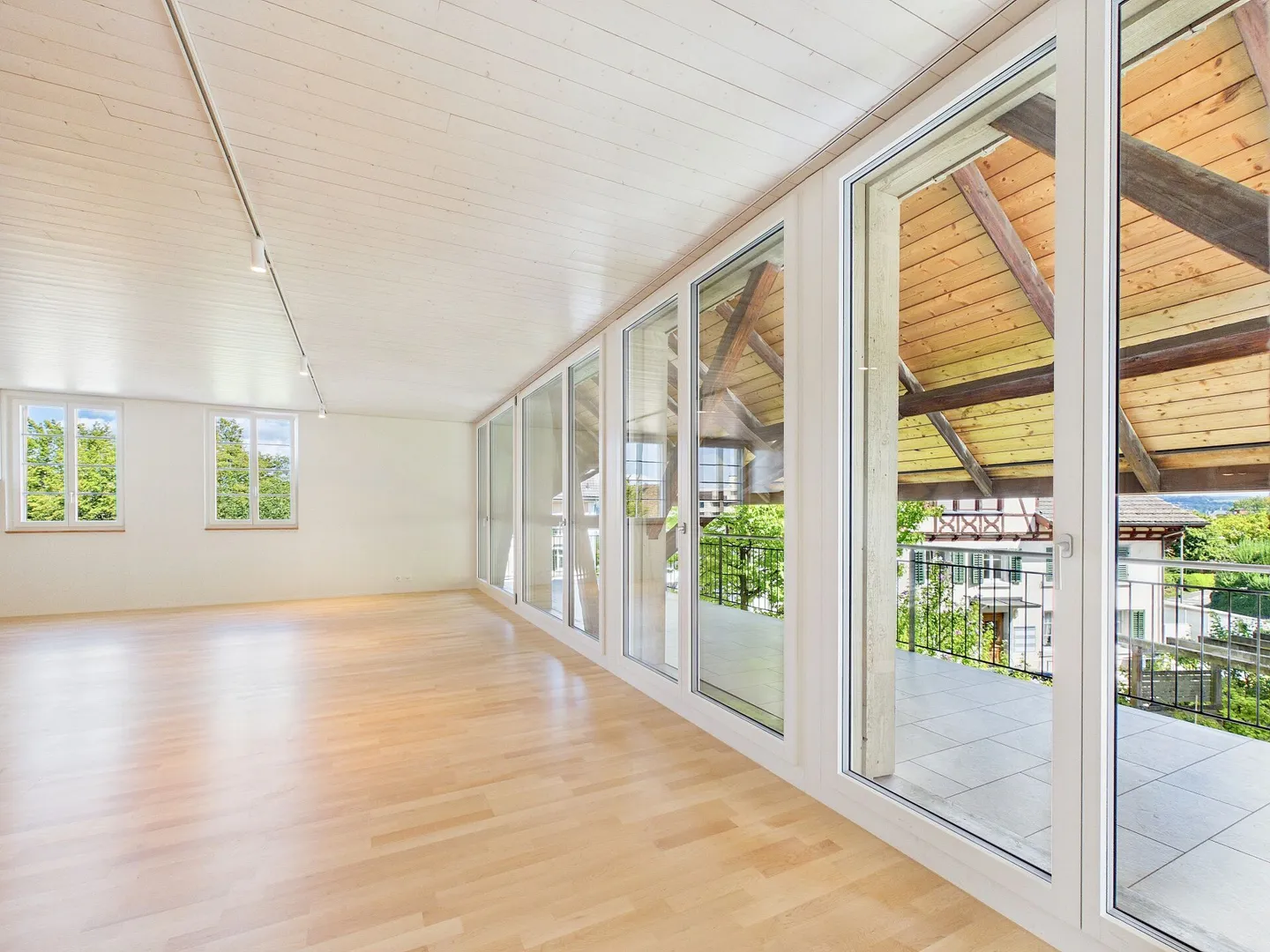 Stylish Maisonette Apartment in Thalwil - 165 m² Living Experience with Historical Charm & Modern Comfort - Photo 14 of 17