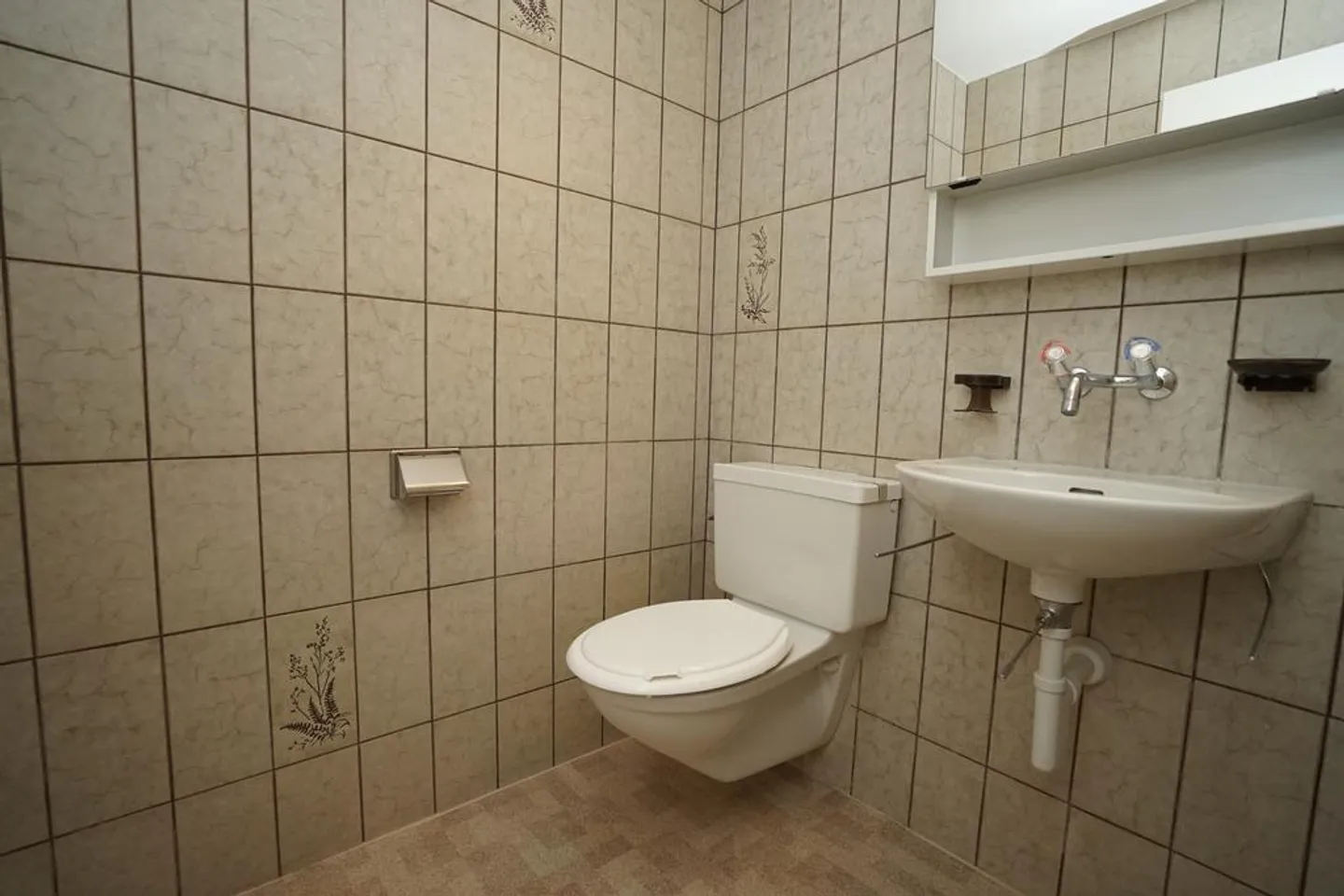 Ampio appartamento di 4,5 locali con terrazza in affitto - Foto 4 di 8
