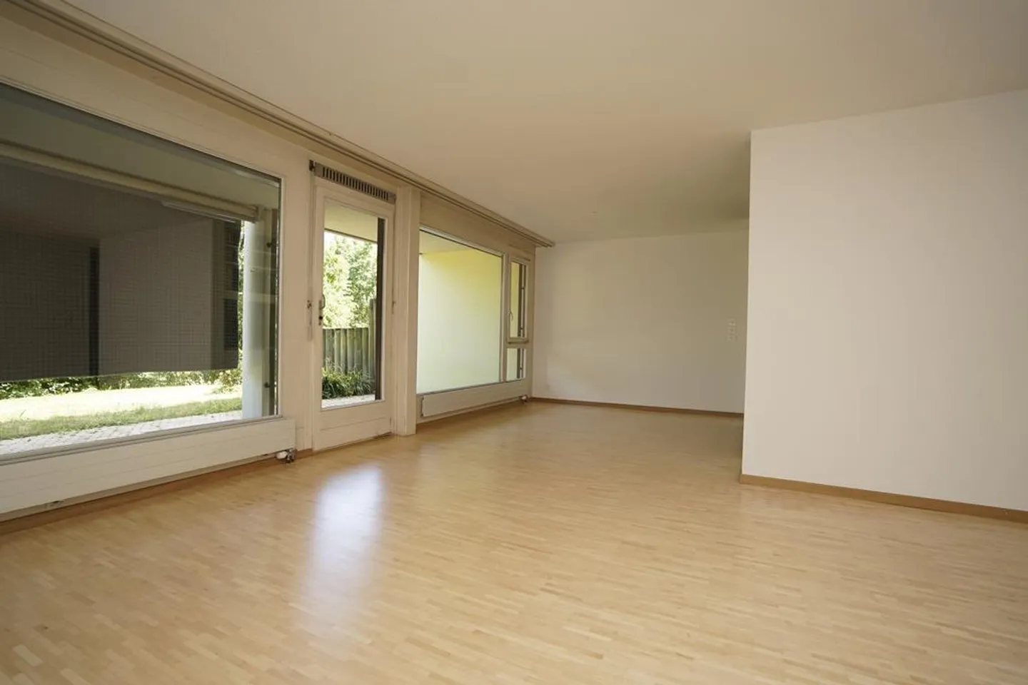 Ampio appartamento di 4,5 locali con terrazza in affitto - Foto 2 di 8