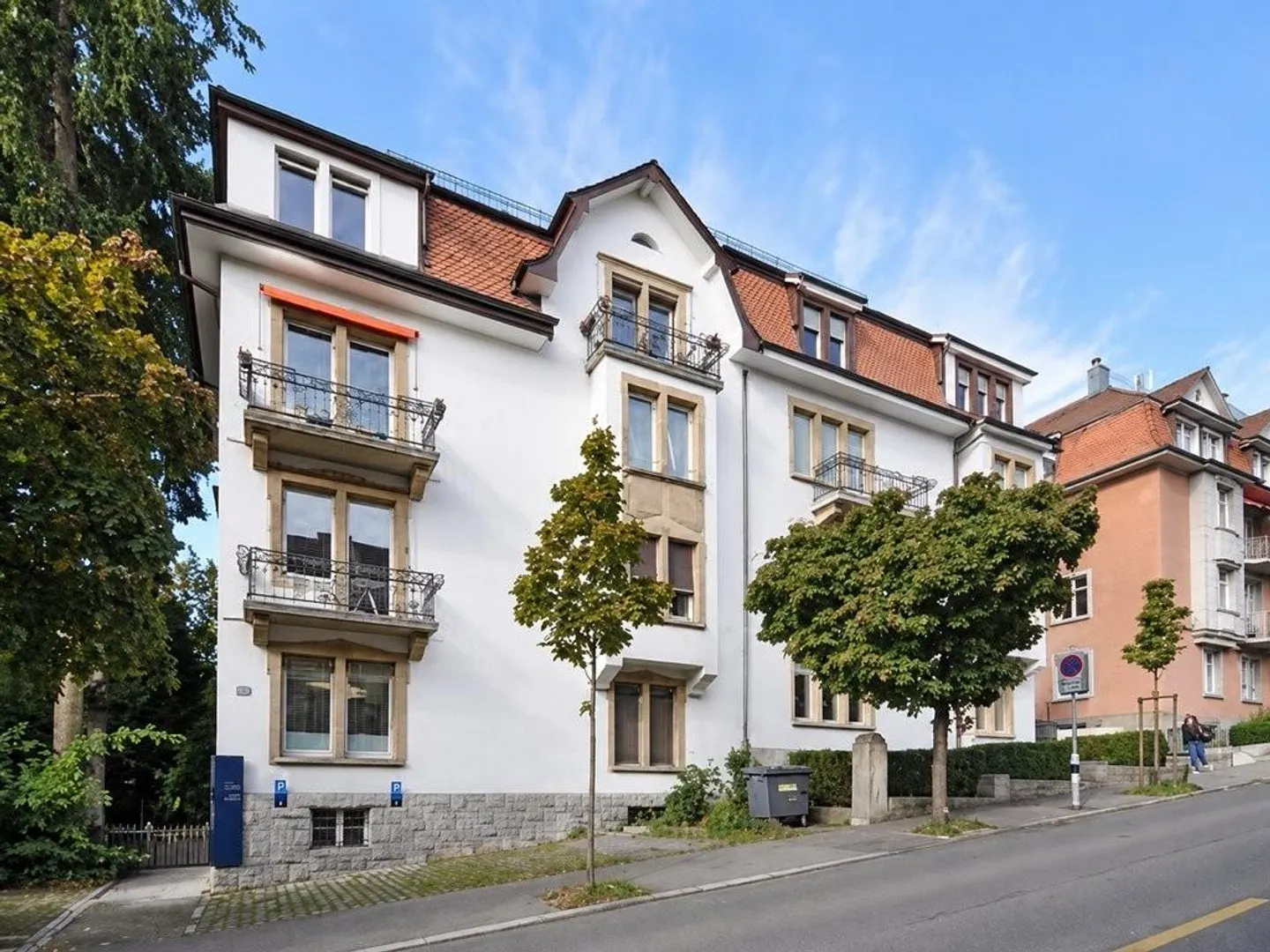 RENT WITHOUT DEPOSIT - Spacious 5-room apartment in Zurich - Photo 2 of 10