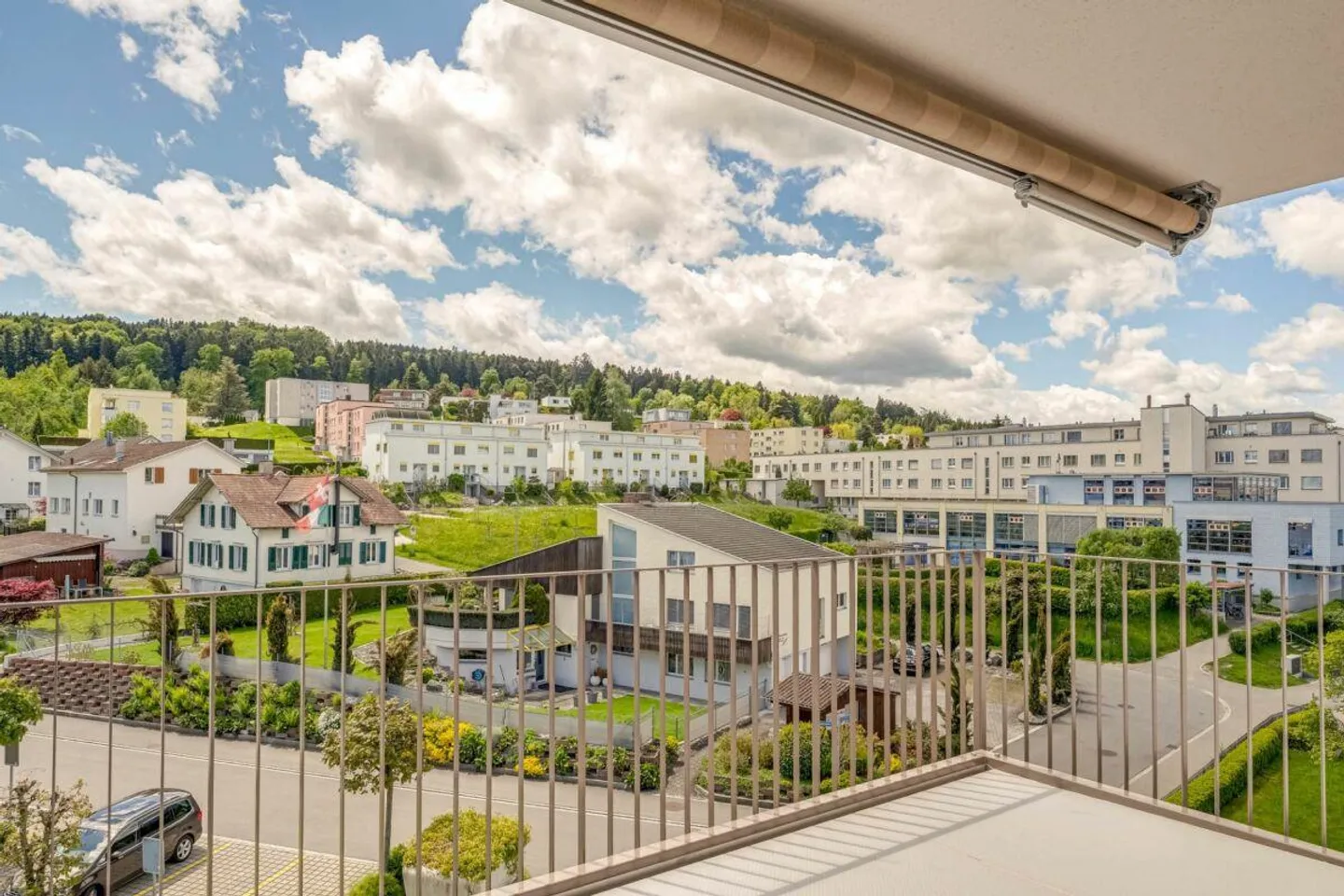 APPARTAMENTO MODERNO 3.5 STANZE - Foto 9 di 10