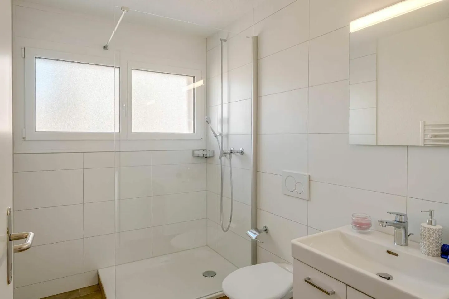 APPARTAMENTO MODERNO 3.5 STANZE - Foto 4 di 10