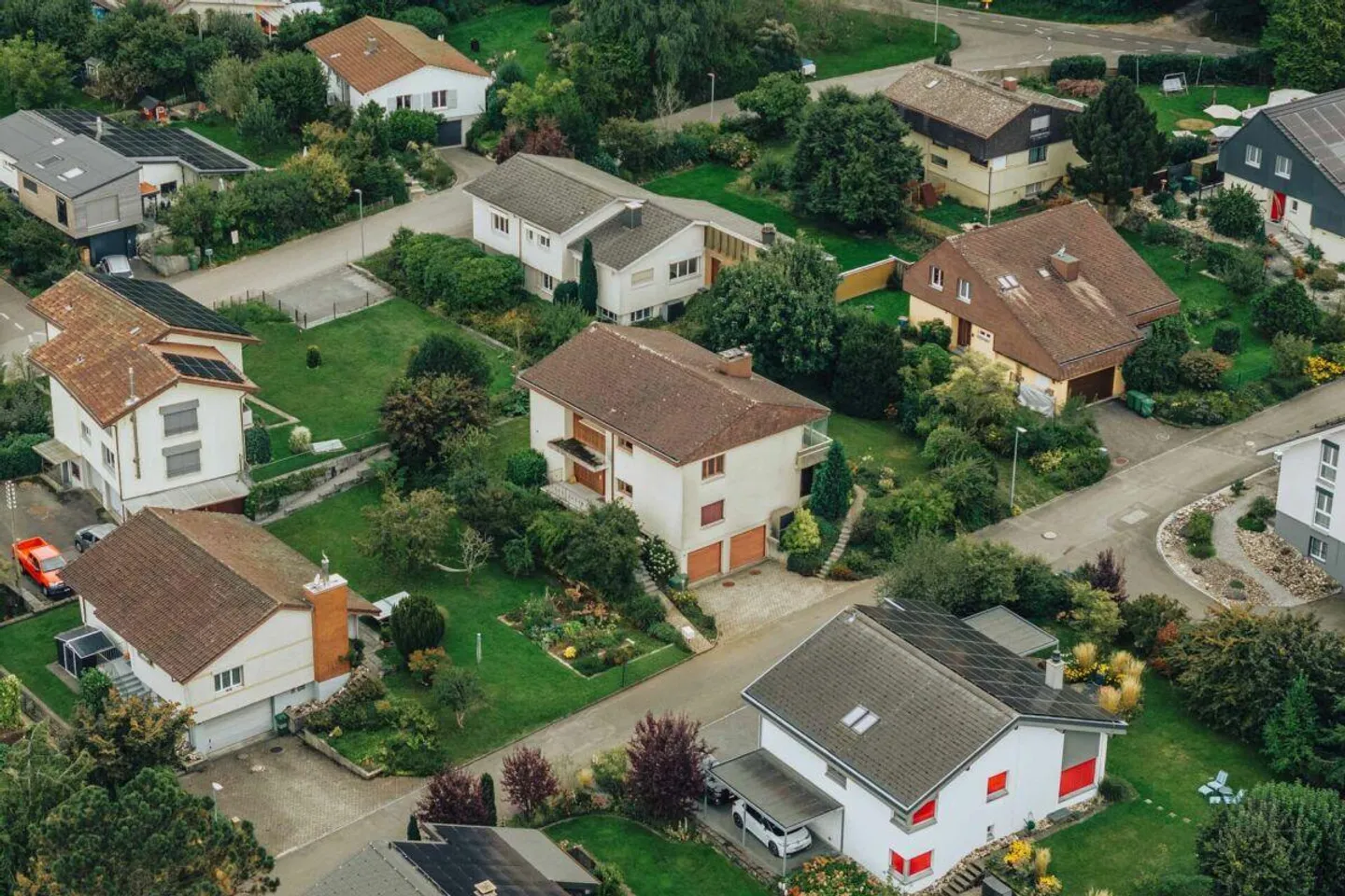 Casa bifamiliare indipendente (2x 4.5 stanze) in una posizione tranquilla - Foto 4 di 15