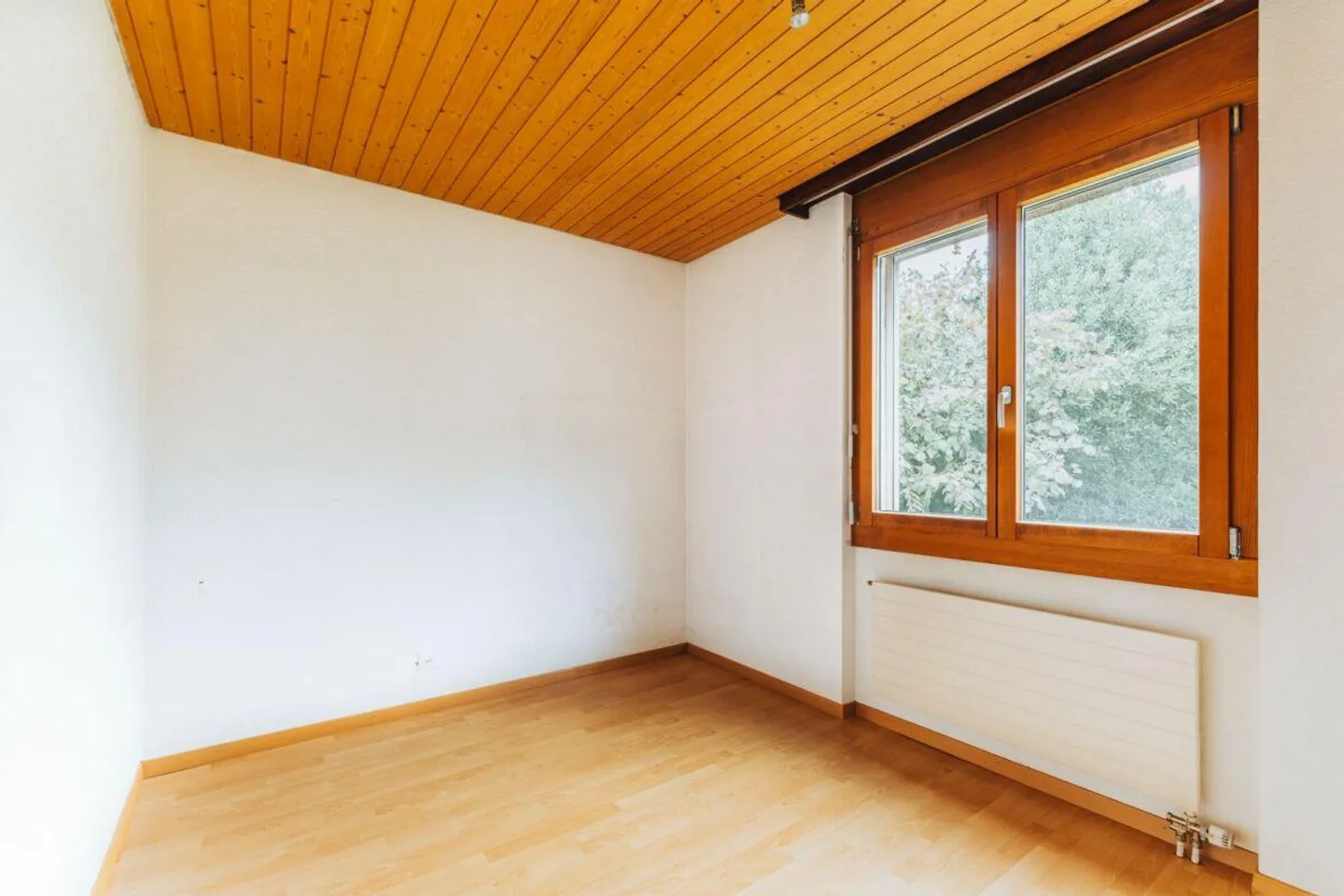 Casa bifamiliare indipendente (2x 4.5 stanze) in una posizione tranquilla - Foto 8 di 15