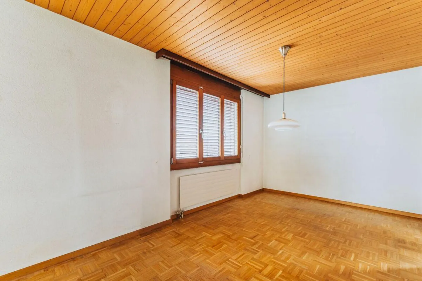 Casa bifamiliare indipendente (2x 4.5 stanze) in una posizione tranquilla - Foto 9 di 15