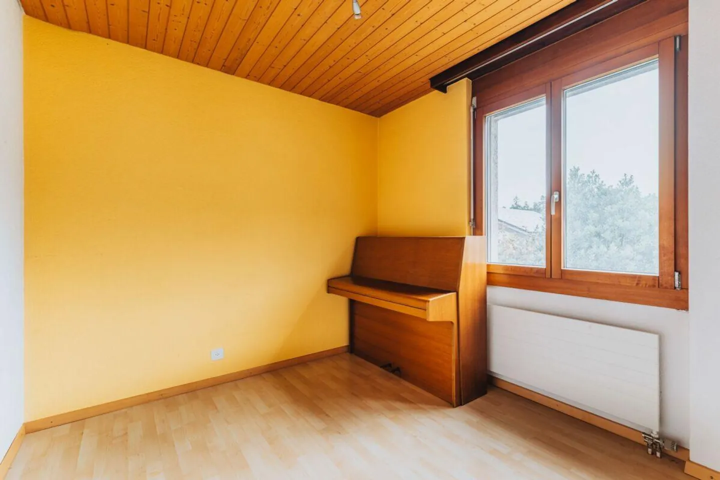 Casa bifamiliare indipendente (2x 4.5 stanze) in una posizione tranquilla - Foto 12 di 15