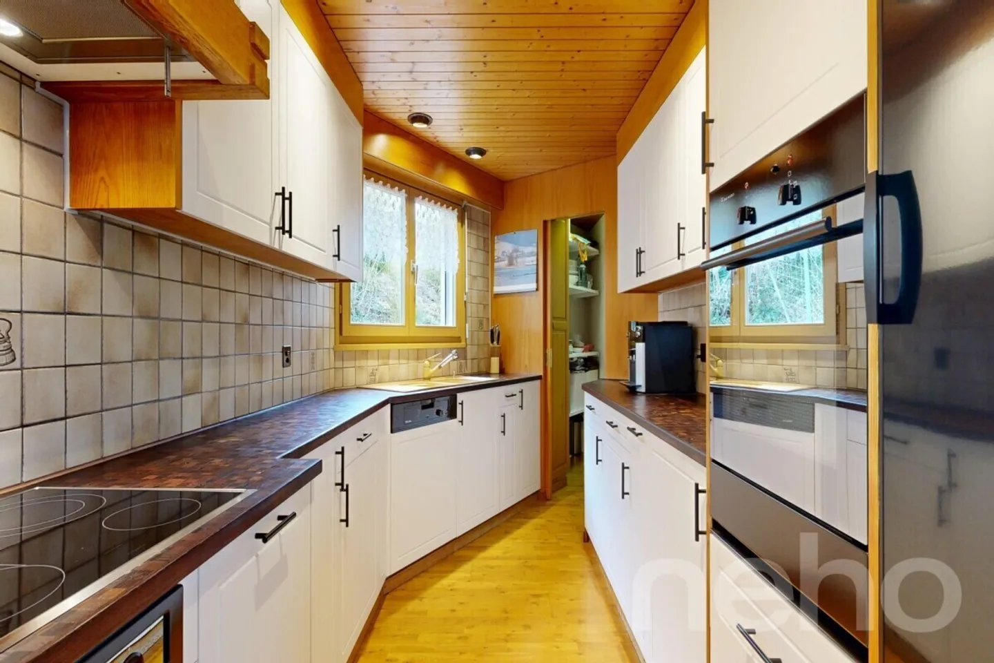 Geräumiges Haus mit atemberaubender Aussicht - Foto 8 von 12