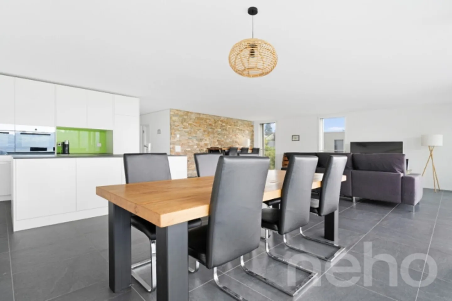 Exclusive penthouse apartment with unobstructed views - Photo 4 of 12